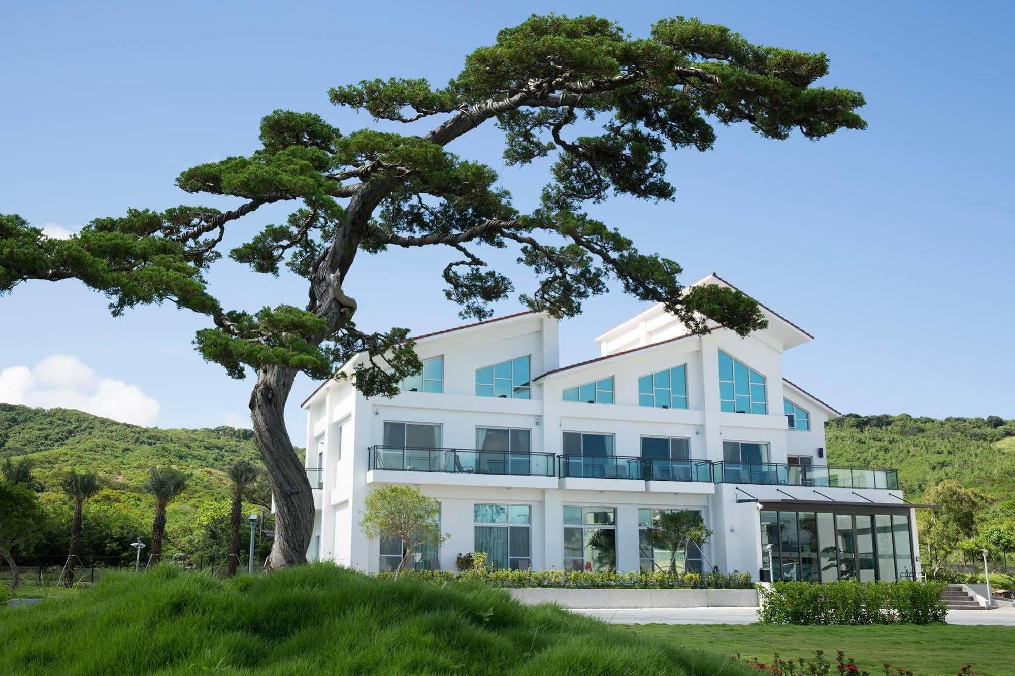墾丁椰林 海灘文旅 Hotel Cape Eluanbi ภายนอก รูปภาพ